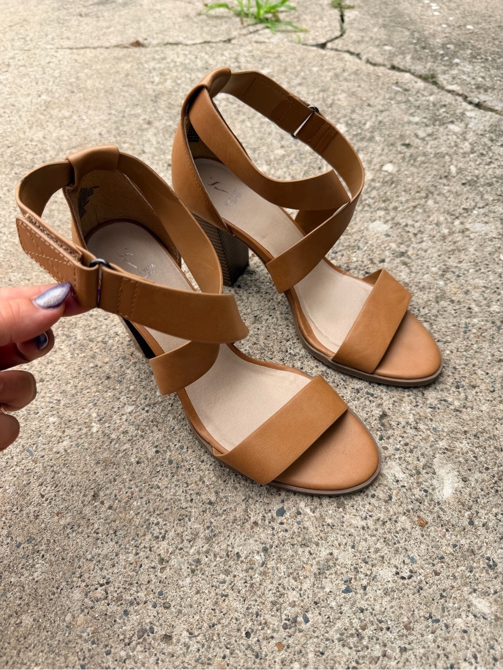 Vera Wang Tan Strappy Block Heel Sandals